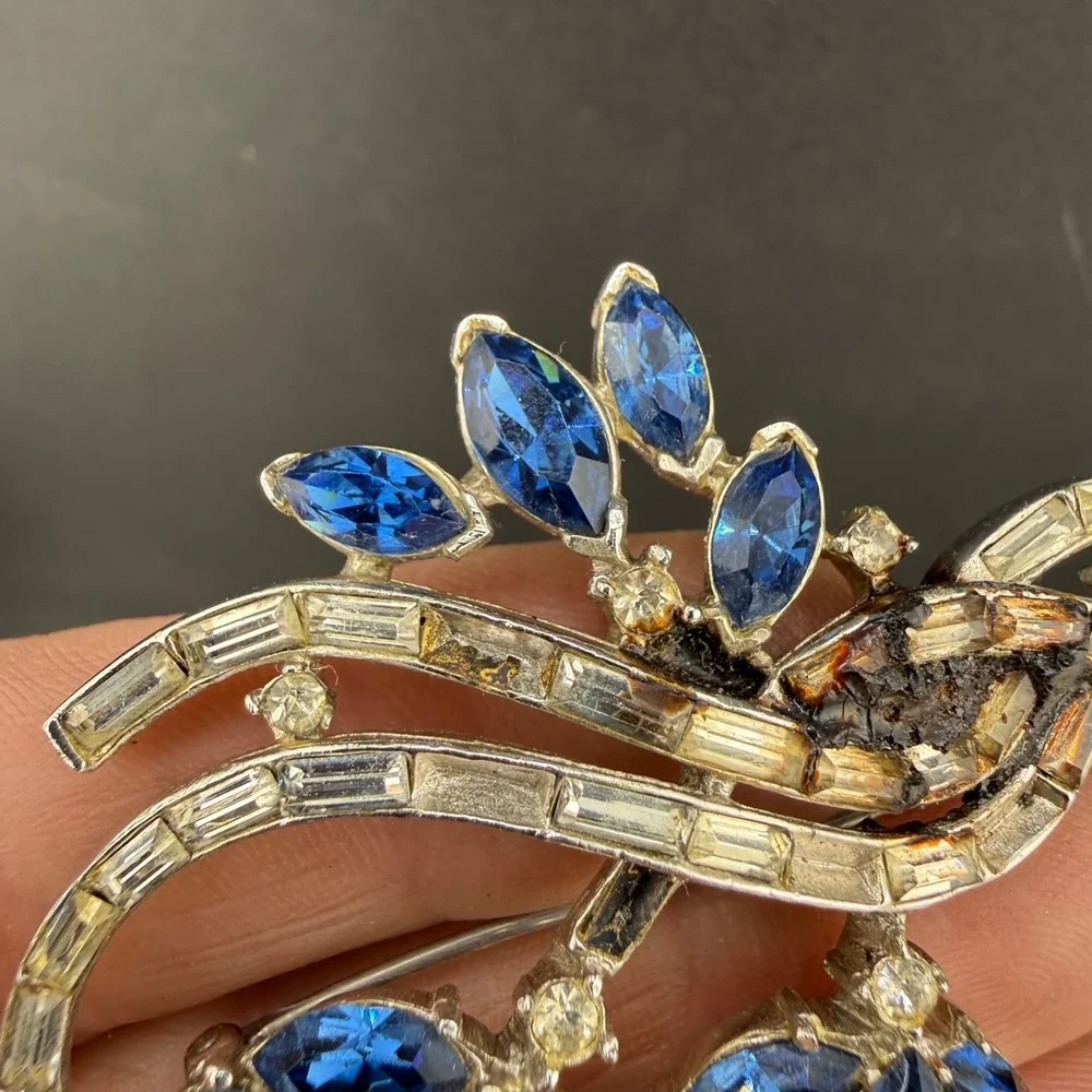 Vintage Trifari Rhinestone Brooch Silver Tone Blue Sparkle READ